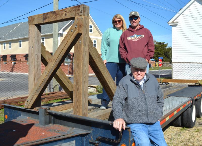 Briggs team hands off Rehoboth Christmas treemoving reins Cape Gazette